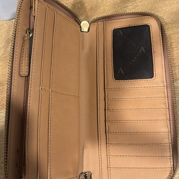 Vince Camuto brown wallet. - Picture 3 of 3